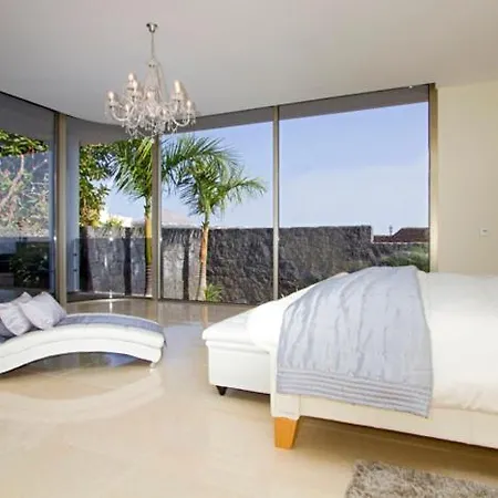 Vila Casa Taburiente - 4 Bedroom Luxury - Well Furnished Interior - Perfect For Families *