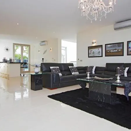 Vila Casa Taburiente - 4 Bedroom Luxury - Well Furnished Interior - Perfect For Families